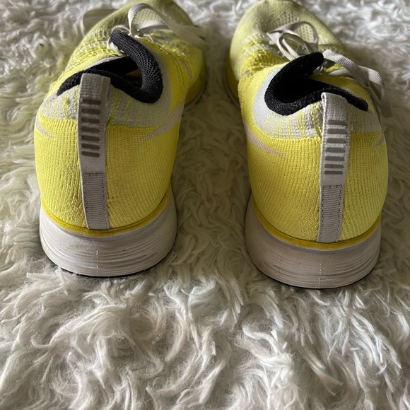 Yellow Nike Flyknit - Picture 4 of 7